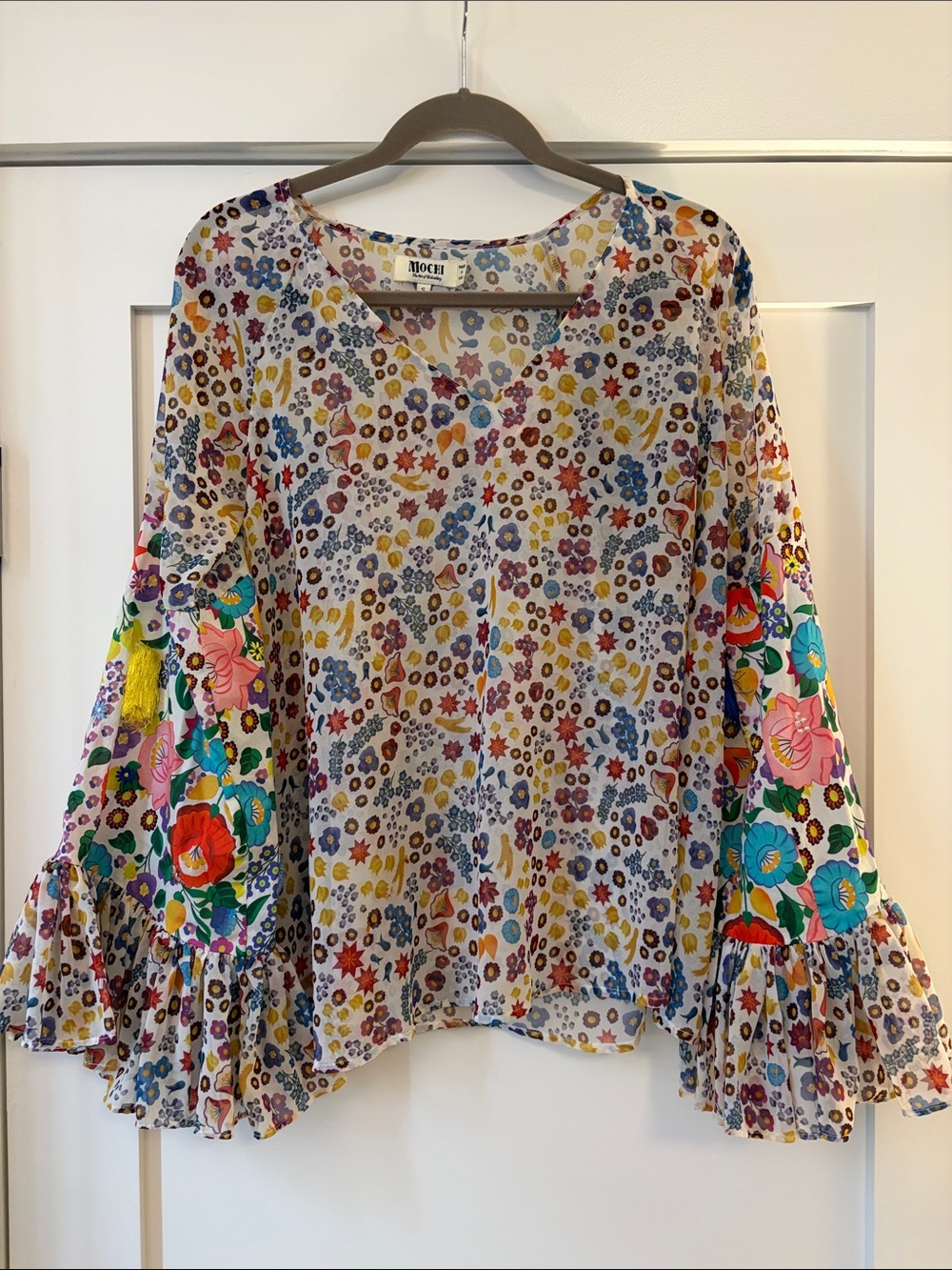 All Things Mochi Size S Floral V-Neck Ruffle Sleeve Blouse - Multicolor